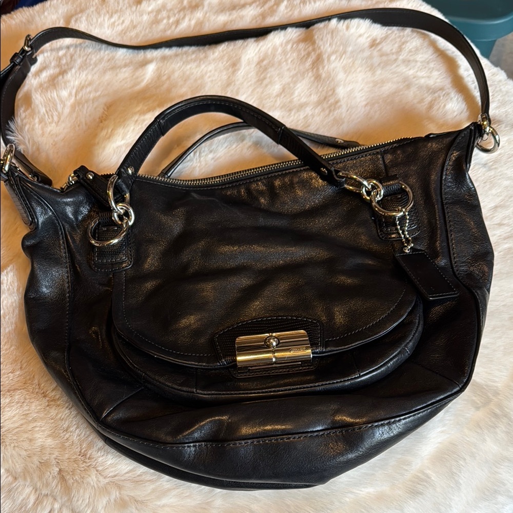 BEAUTIFUL Coach Black Leather Shoulder Bag
